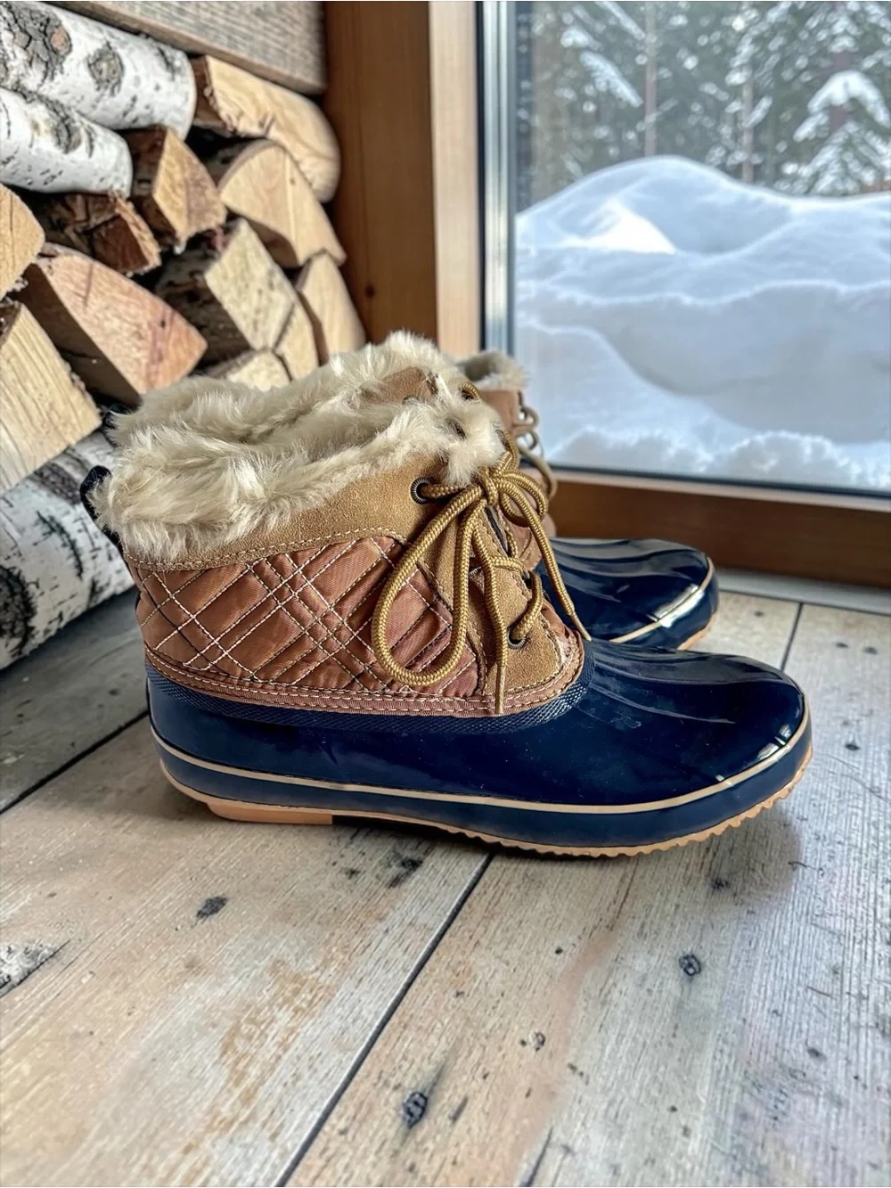 Khombu Women’s Size 8 Navy & Tan Winter Boots Faux Fur Trim